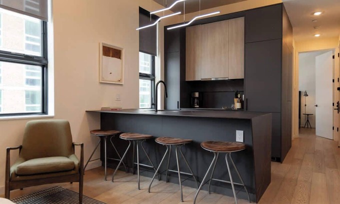 Logan Square Appartement | Sosuite | 1BR Apt w Roof Deck, Gym, Laundry