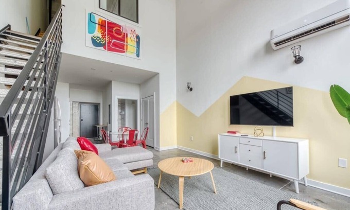 West Philadelphia Appartement | Sosuite | 2BR Loft w W/D, Gym, Lounge