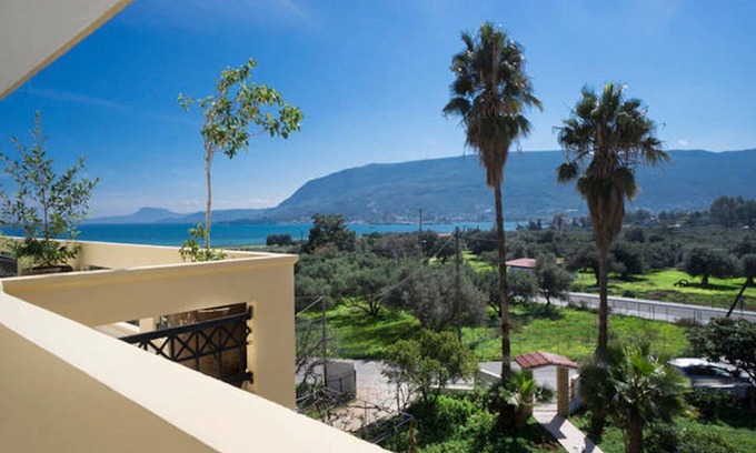 Souda Appartement | Vue illimité Mer ~ Artistique appartement 2 chambres - à côté de la plage - la nature autour de