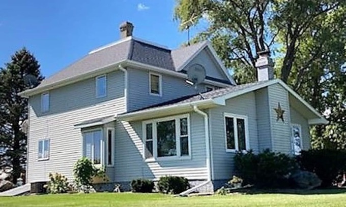 Fayette County Maison | Soules Barn & Bunkhouse ~ Experience a night in the country!