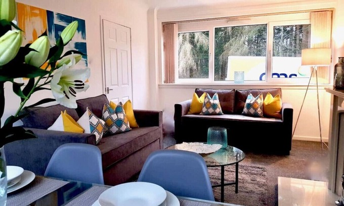 Wishaw Maison | South Calder House - This beautiful two bedroom house