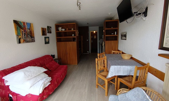 Montgenevre Appartement | Studio exposé sud avec balcon, à 200m des pistes et commerces, animaux acceptés