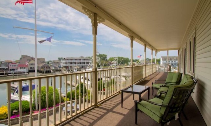 Cape May Copropriété | South Jersey Marina, one of the coast's leading boutique marinas, is making their owner's quarters available for weekly rental, Sunday to Sunday.
