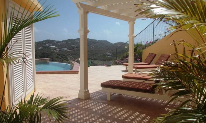 Cap Estate Appartement | South Sea House Luxueux appartement n ° 1 à Cap Estate avec piscine privée et vue sur la mer