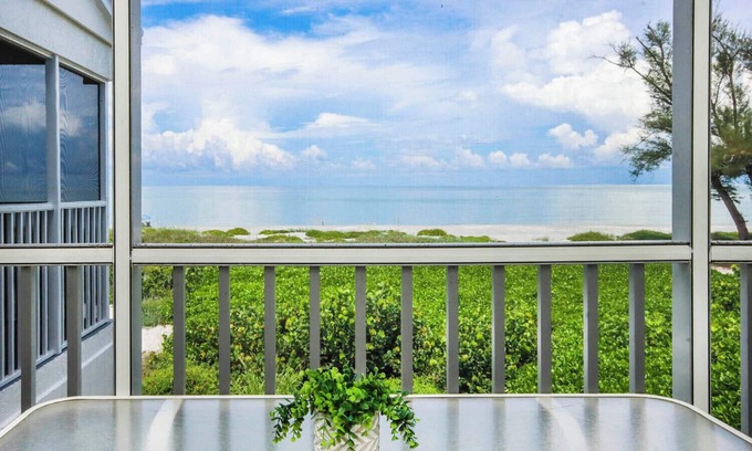 Captiva Maison | South Seas Beach Villa 2028 - Gulf front largest floor plan
