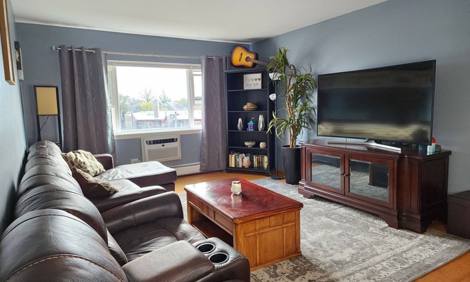 Chicago Copropriété | South Shore Chicago Condo-1 Block to Lake-WiFi-AC-Elevator-420 Friendly