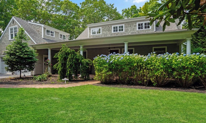 North Sea Maison | Southampton Lake Home Peaceful & Private