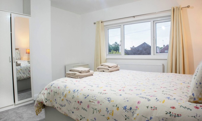 Westcliff-on-Sea Maison | Southend Retreat King Suite