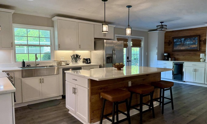 Thomasville Maison | Southern Charm Home: Pool + Fireplace + Large Yard