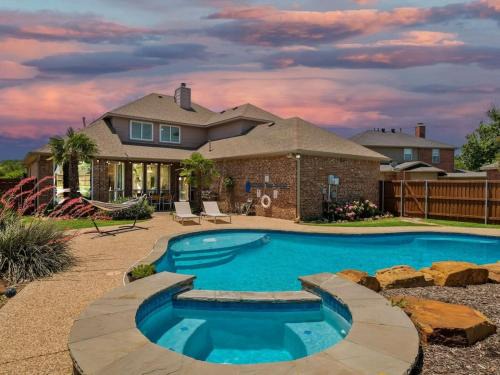 Rockwall Maison | Southern Charm & Luxury Living - BBQ & Pool