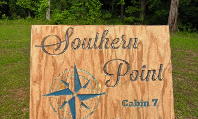 Sardis Cabine | Southern Charm Sardis cabin 2-bedrooms with A/C, WiFi, and satellite TV