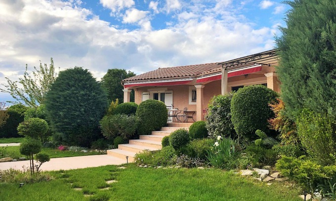 Logrian-Florian Maison | Aux Cyprès du Sud : vacances plein sud, entre mer et montagne