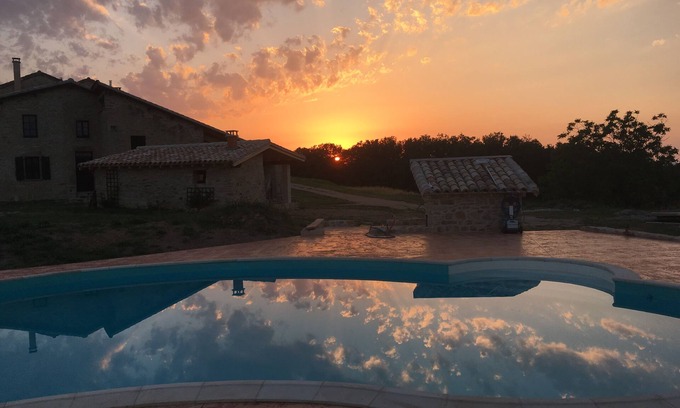 Larroque Maison | Domaine du Colombier - Venez vous ressourcer