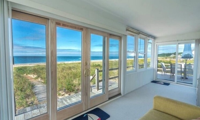 Southold Maison | Southold Soundfront Private Beach