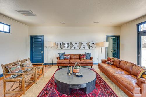 Fort Davis Appartement | Southwest Escape in Fort Davis Walk to Dining!