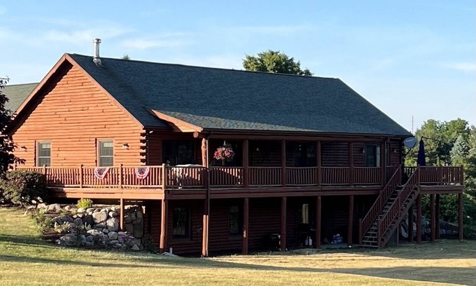 Plainwell Cabine | Southwest Michigan log cabin