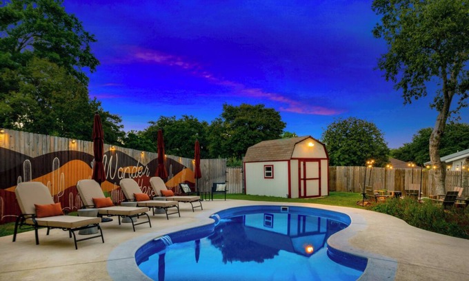 Blossoms Park Maison | Southwest Refresh- Heated Pool, Hot Tub, Game Room, Fire Pit, & Private Gym