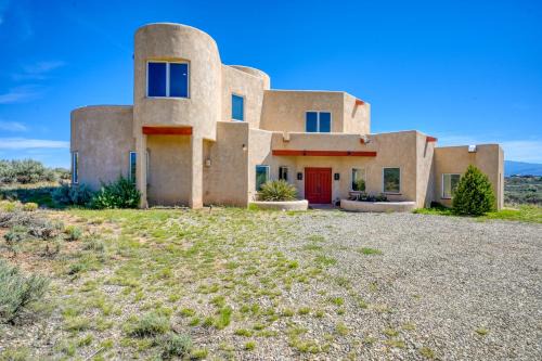 Ranchos De Taos Maison | Southwest Stunner