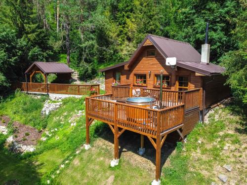 Smizany Cabine | SOVIA WELLNESS CHATA s jacuzzi kaďou a saunou, Čingov