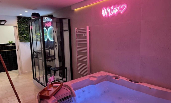 Clermont-l'Herault Appartement | Appartement SPA - W & M Suite