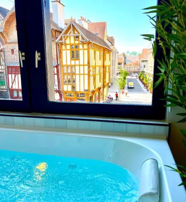 Old Town Appartement | Spa et Sauna Luxueux Hyper centre