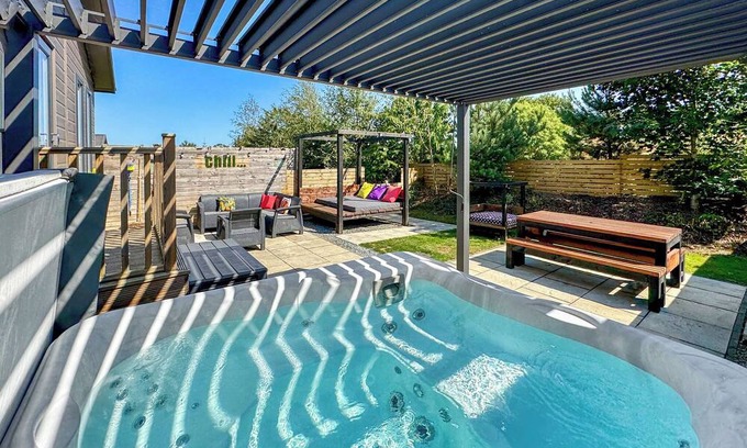Raywell Chalet De Ski | Spa Jubilation (Pet Garden)