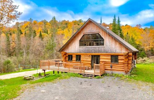 St-Adolphe-d'Howard Chalet De Ski | Spa & Pool table - Le Massif