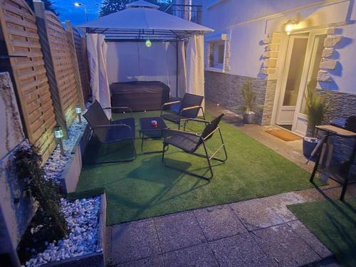 Saclas Maison | Spa Privatif en Pleine Nature à 1h de Paris