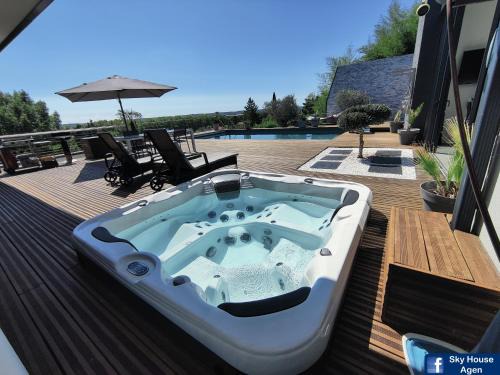 Agen Appartement | Spa Privatif Terrasse sans vis à vis ,Sky House Agen,