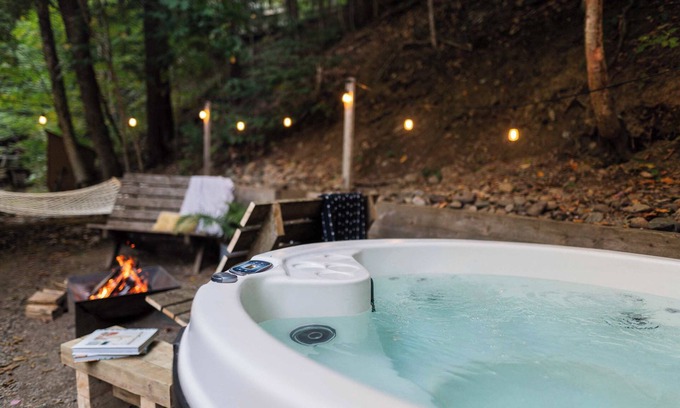 Potton Chalet De Ski | Le 55 Howard - Spa, Douche, Lac Memphré, OwlsHead