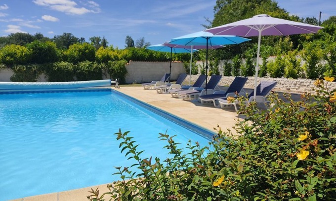 Villetoureix Maison | Spa, Sauna, Piscine Privée et Chauffée, Four à pizza - Maison pour 8 personnes