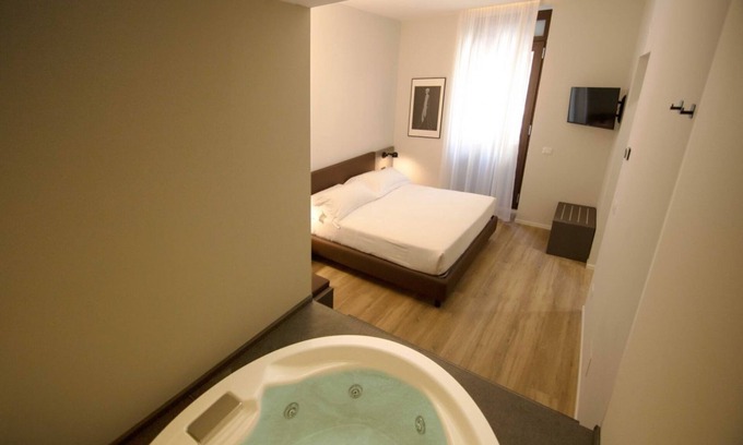 Brindisi Histotic Center Appartement | SPA Suite with jacuzzi and kitchen | Palazzo Bellocchi - Brindisi City Center