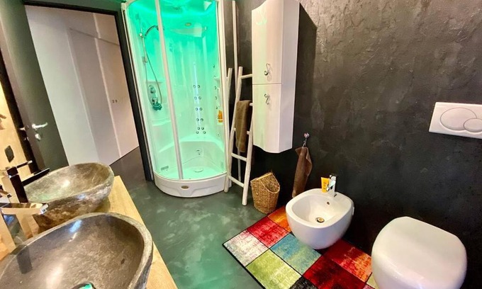 Saronno Appartement | Spa Tiny Love Apartment close to Milan-Como-Malpensa