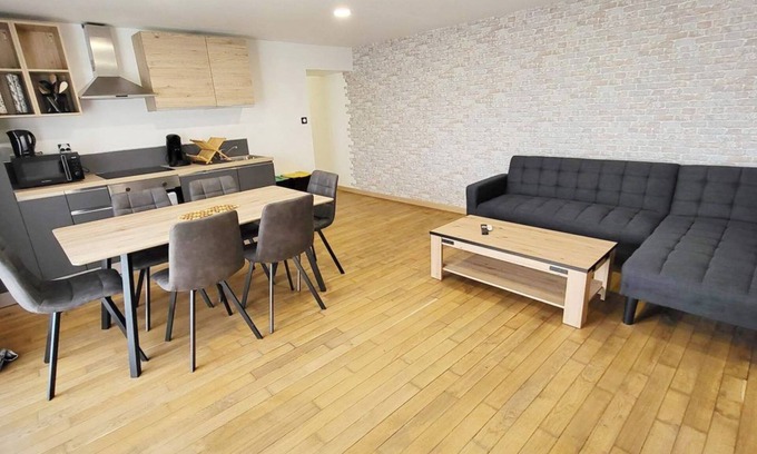 Echenoz-le-Sec Appartement | Balnéo avec spa bain à remous