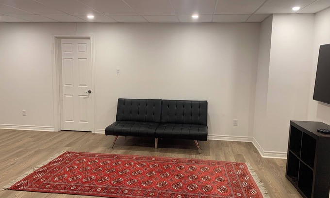 Valleyfield Maison | Spacious basement in nice area