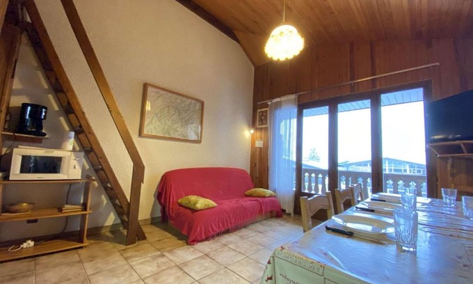 Praz-sur-Arly Appartement | Spacieux 2P+Cabine Mezzanine à Praz-Sur-Arly - 8 pers, Proche Commodités, Vue Mont Charvin - FR-1-603-37