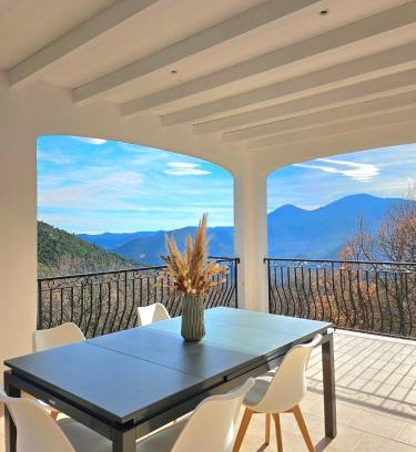 Santo-Pietro-di-Venaco Appartement | Spacieux haut de villa 3 chambres Venaco