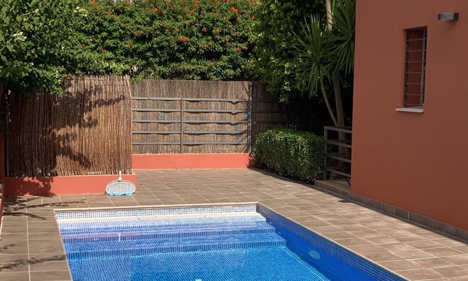 Bollullos de la Mitacion Appartement | Spacious 2-bedroom apartment in BollullosMitación, very close to Skydive airport