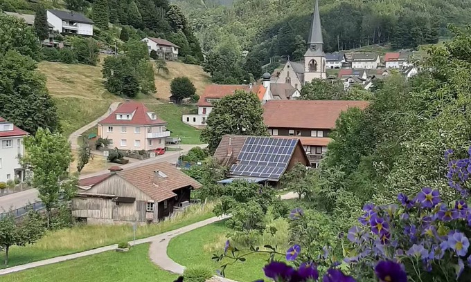 Bad Peterstal-Griesbach Appartement | Spacious and quiet 'Ferienwohnung Schwarzwaldblick' with a picturesque view