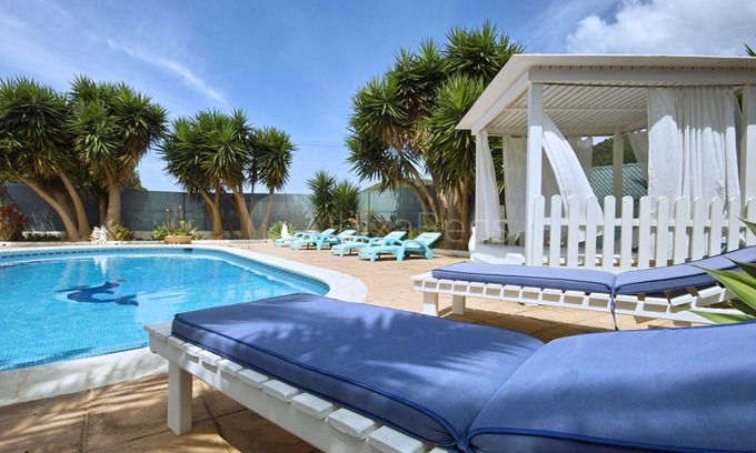 Sant Antoni de Portmany Villa | Spacieuse villa, plage et ville voisine, Wifi, Aircon, Grande piscine