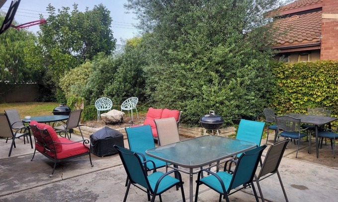 Santa Ana Heights Appartement | Charming 1-bedroom apartment in brilliant Costa Mesa with WiFi, AC, Parking,Yard