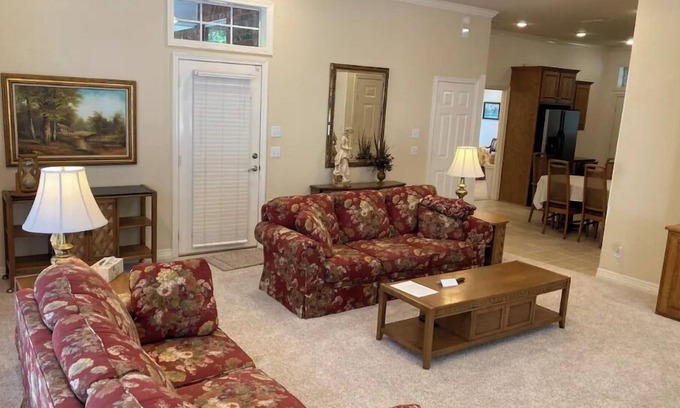 Flint Maison | Spacious 1-Bedroom Guesthouse in the Woods