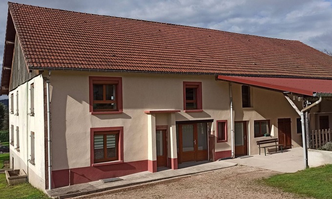 Champ-le-Duc Cottage | Grande Maison pour 10 Pers. avec Jardin, Terrasse, BBQ, Près de Bruyères et Gérardmer