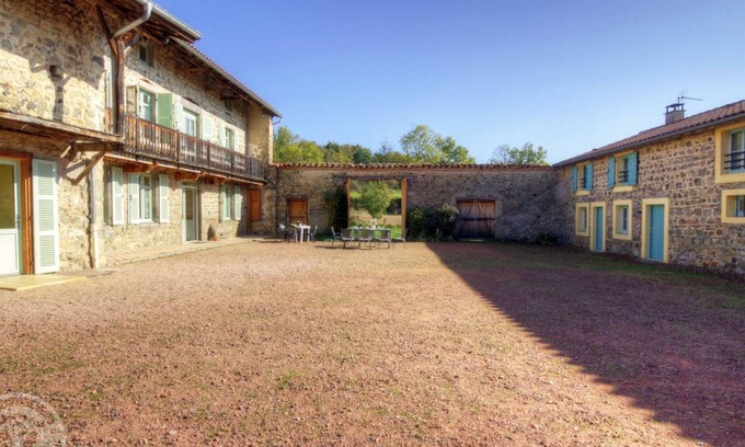 Lure Cottage | Grande Maison Authentique avec Jardin Privé, Terrasse et VTT - Hébergement pour 15 Personnes