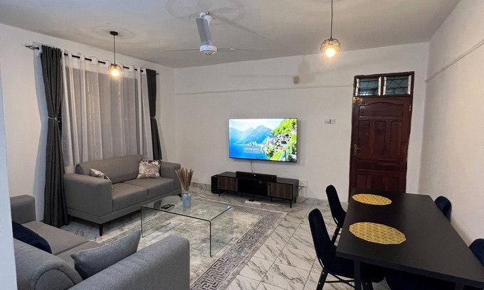 Mombasa Appartement | Spacious 1bedroom apartment in Nyali/hotshower/washing machine /wifi