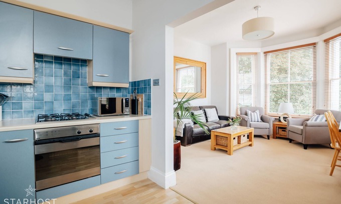 Westbourne Appartement | Spacious 2 Bed Apt in Westbourne with Beach Hut Access