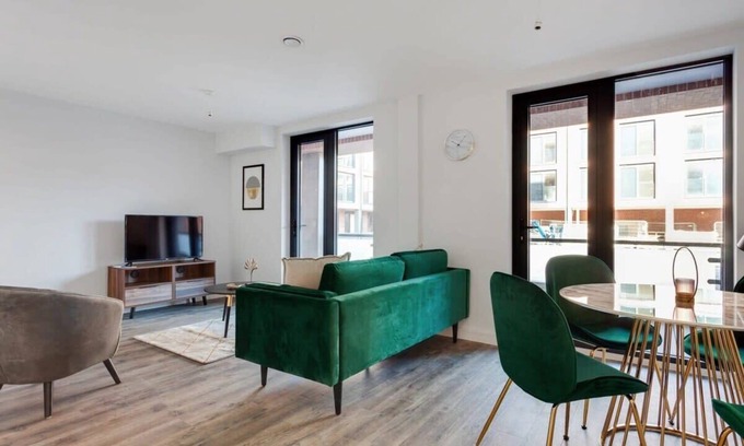 Bordesley Appartement | Spacious 2 Bed Flat In Birmingham With Parking