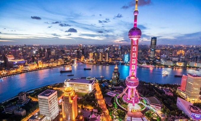 Downtown Shanghai Appartement | Spacious 2 Bedroom Apartment at at Huaihai Road Huangpu Shanghai