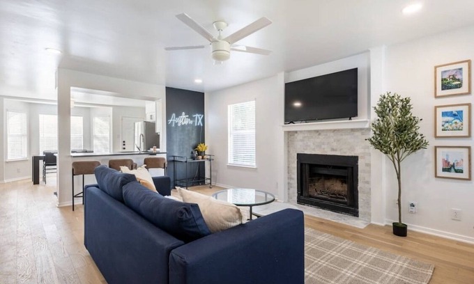 Pleasant Valley Maison | Spacious 2 Bedroom East Riverside Home with Garage and Yard