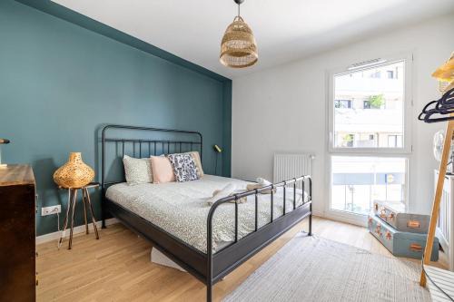 Bagnolet Appartement | Spacious 2 bedrooms with Parking, Terrasse, near Metro 3
